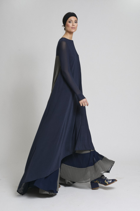 VESTIDO ESPALDA PLISADA AZUL MARINO