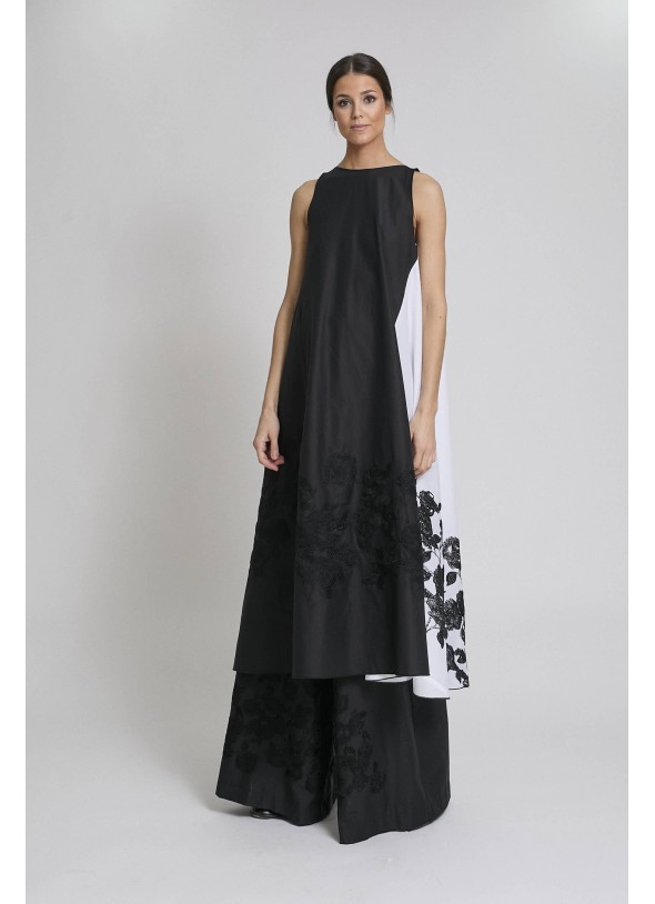 VESTIDO BLANCO NEGRO CON BORDADOS