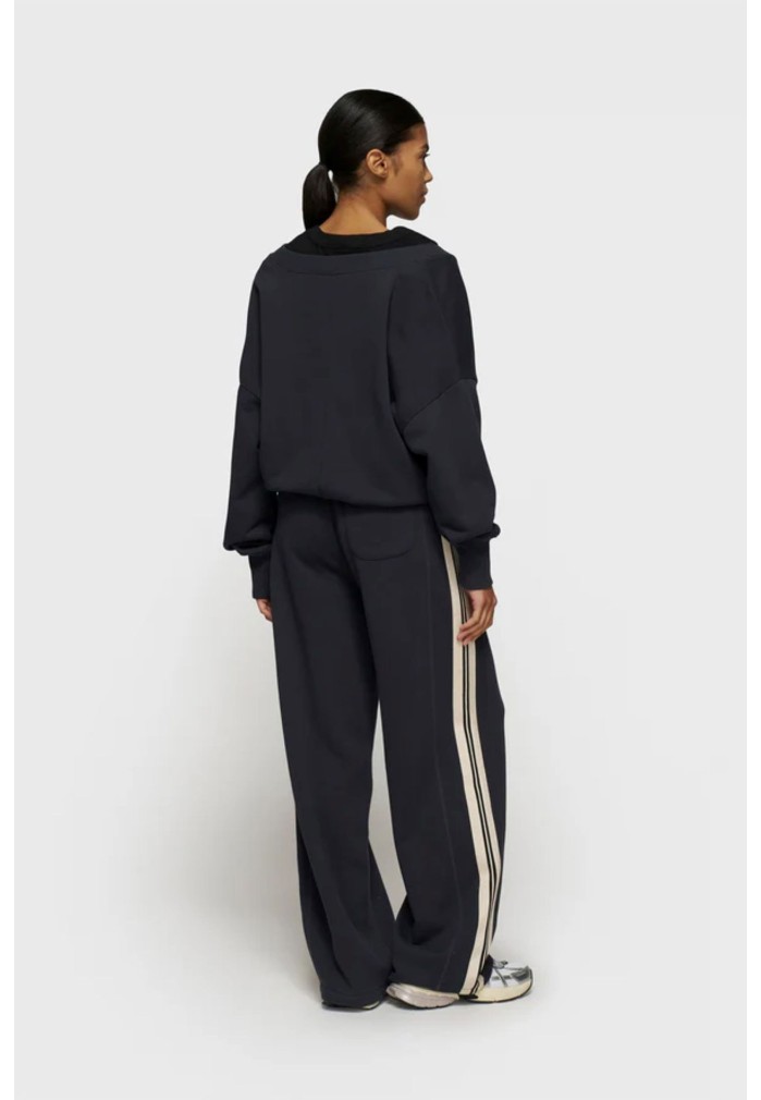 JOGGER AZUL OSCURO 2