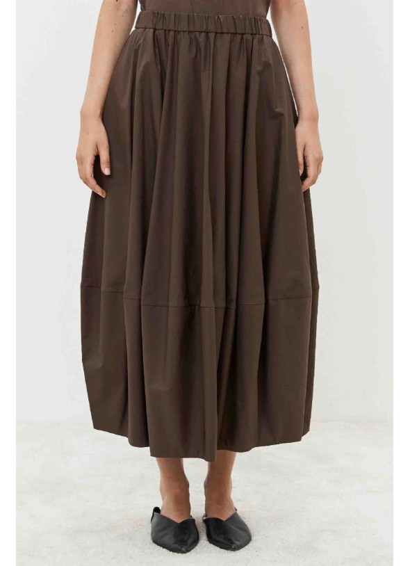 FALDA ROJA ABULLONADA