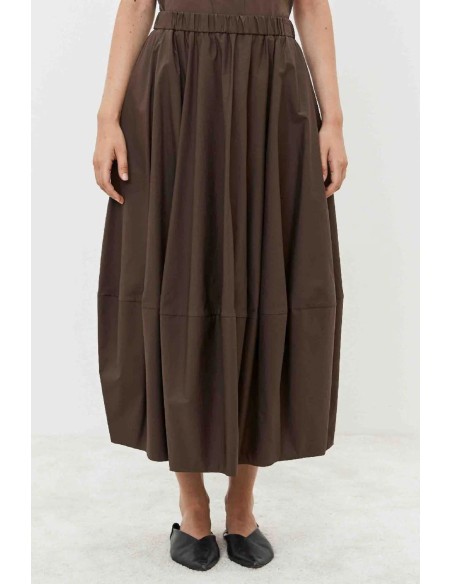 FALDA ROJA ABULLONADA