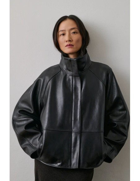 CHAQUETA NEGRA GAMMA