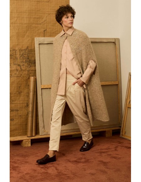 CAPA BEIGE BORDADA