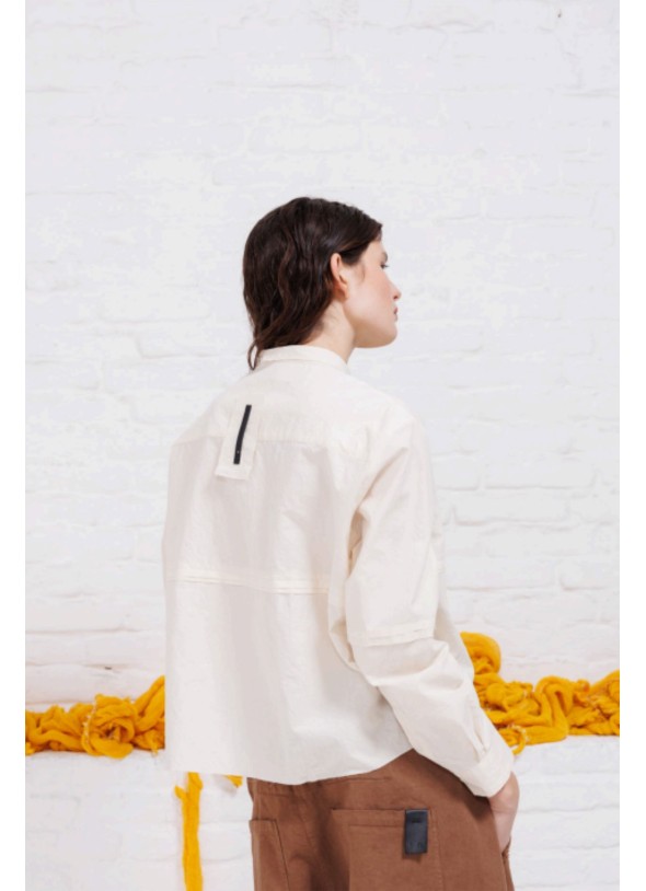 CAMISA CUELLO BLANCA