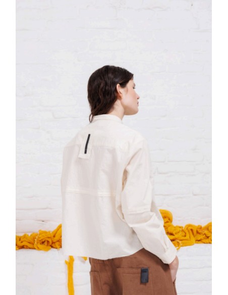 CAMISA CUELLO BLANCA