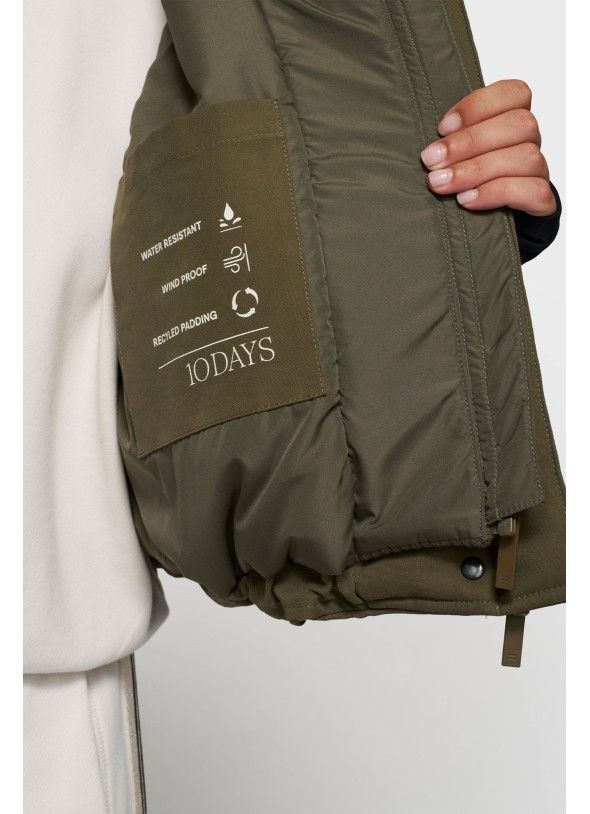 PARKA CORTA VERDE OLIVA