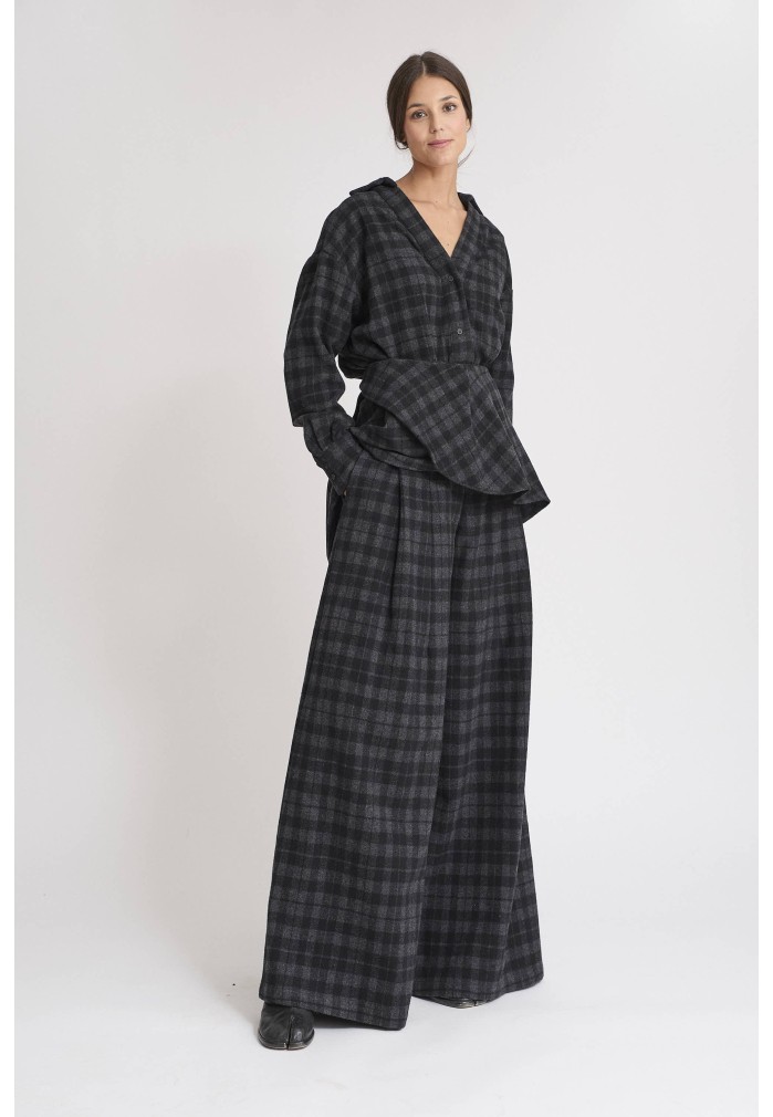 CAMISA GRIS OSCURA CUADROS