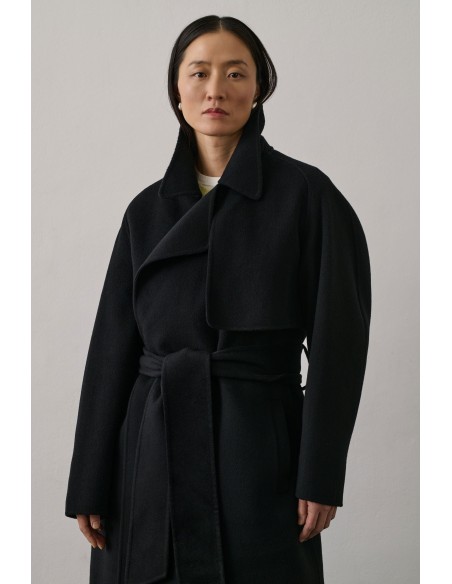 ABRIGO CINTURON NEGRO STANISLAS