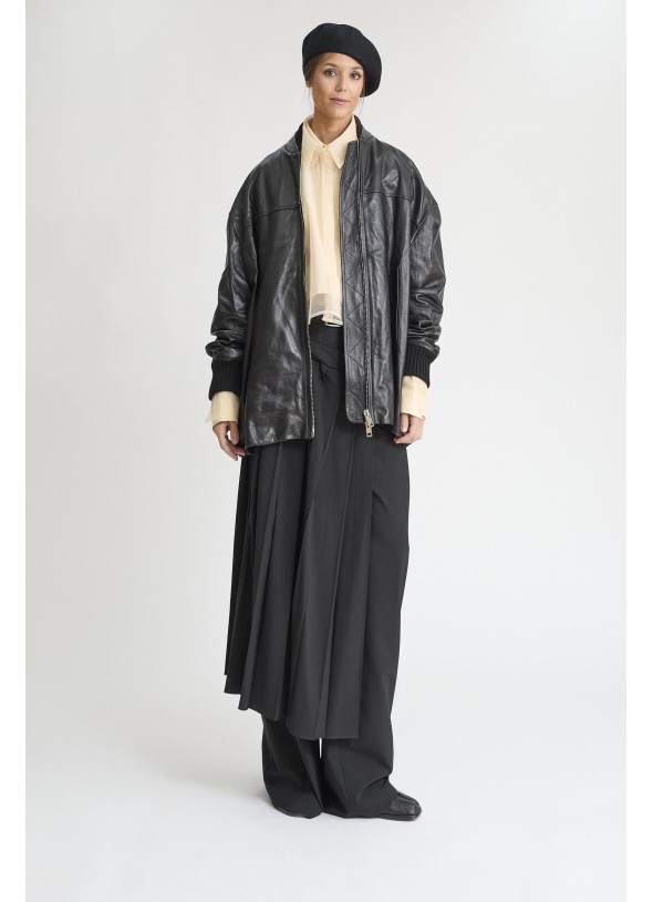 CHAQUETA NEGRA CUERO