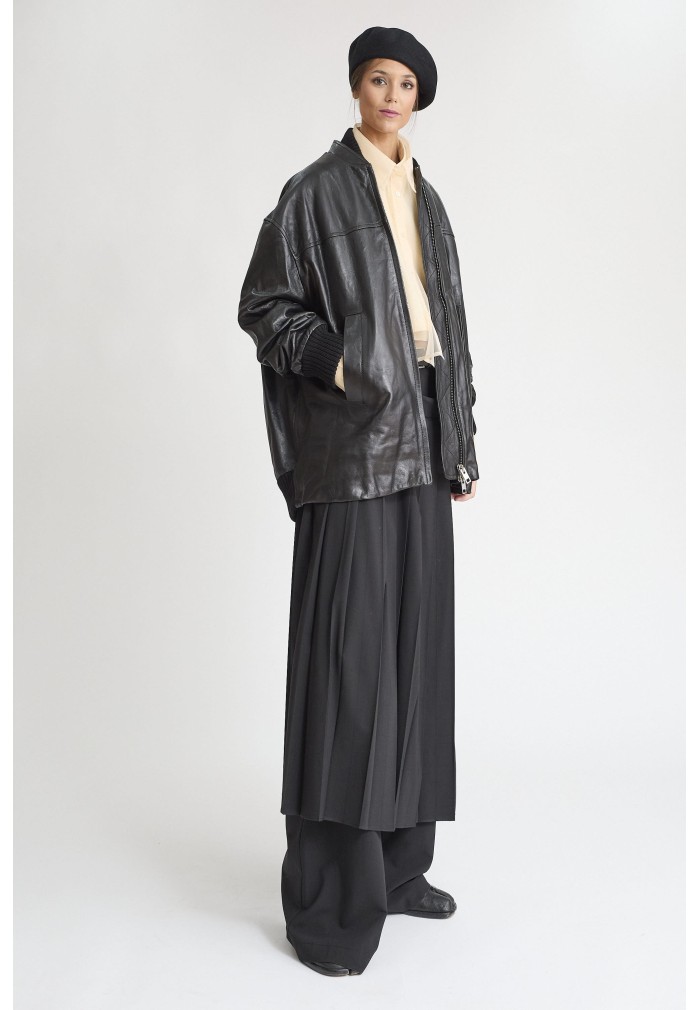 CHAQUETA NEGRA CUERO